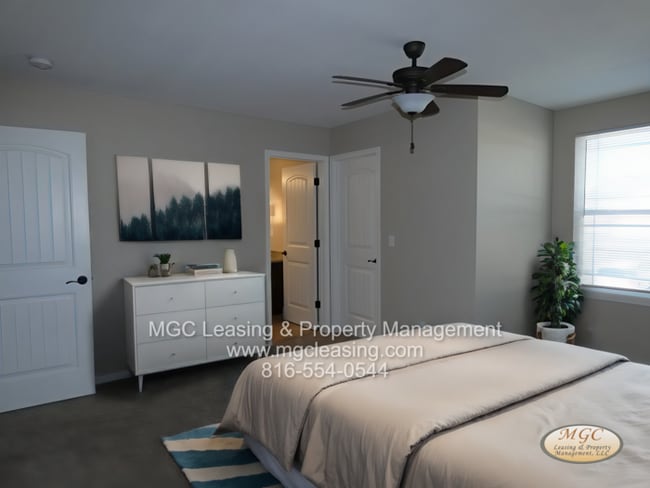 Building Photo - 3 Bedroom Townhome with 2-car Garage - Nor...