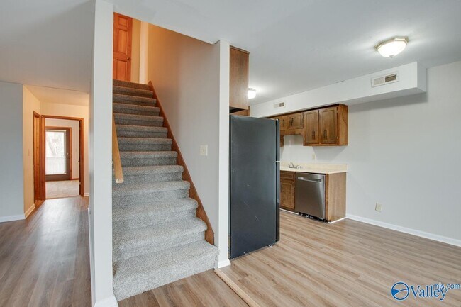 Building Photo - 9020 Mahogany Row SE