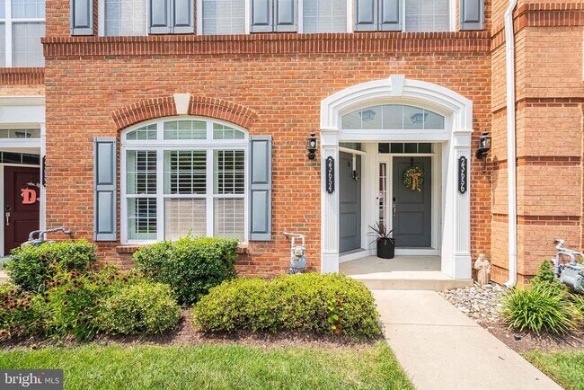 Building Photo - 23654 Hopewell Manor Terrace