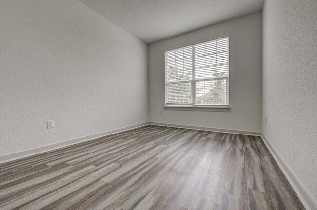 Building Photo - 221 Indian Shoal Dr