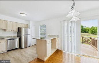 Building Photo - 3645 Dahlgren Pl