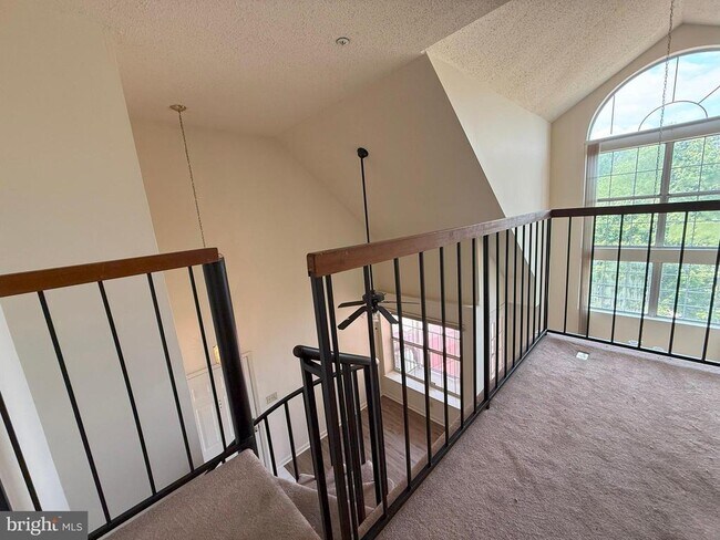 Building Photo - 10318 Westridge Dr