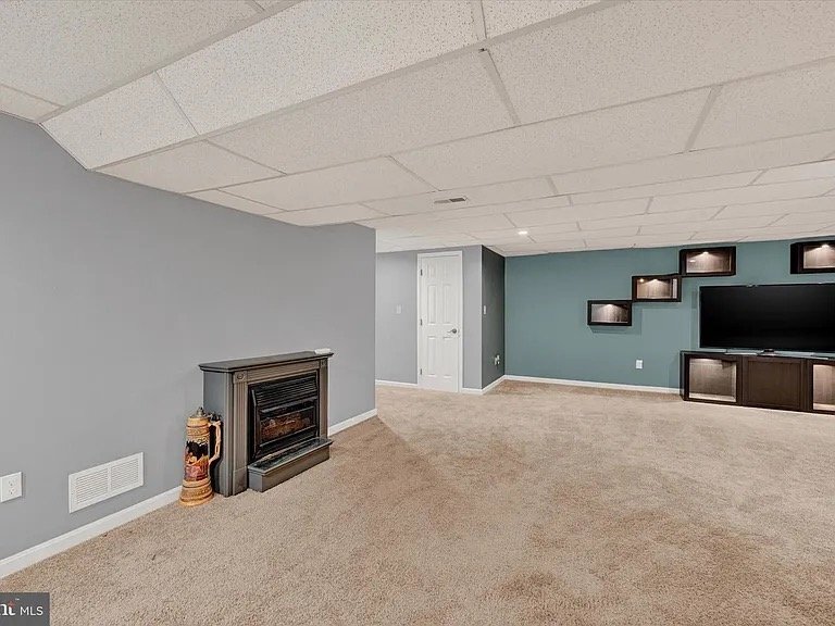 Building Photo - 4296 Wolf Hill Dr