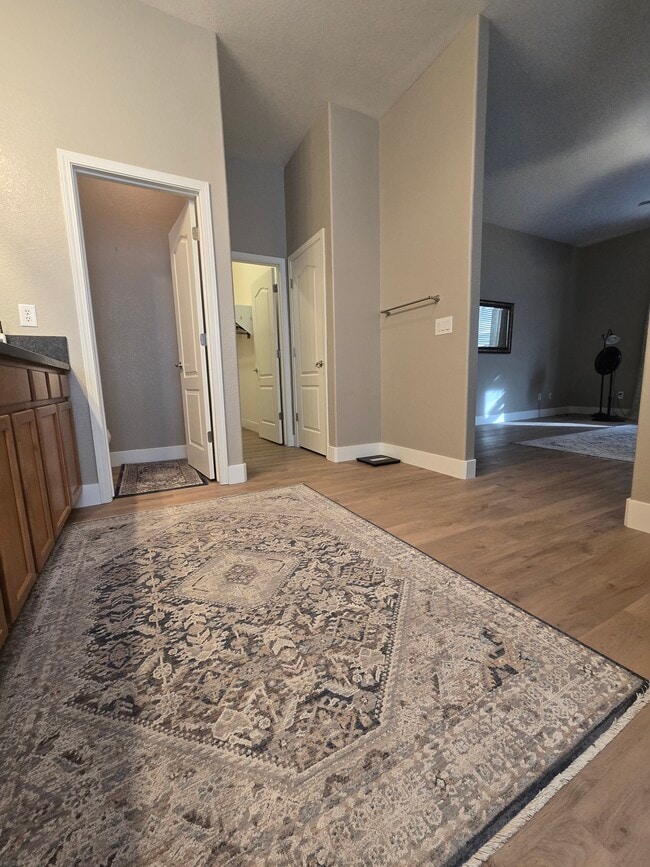 Building Photo - 992 Bella Rosa Dr