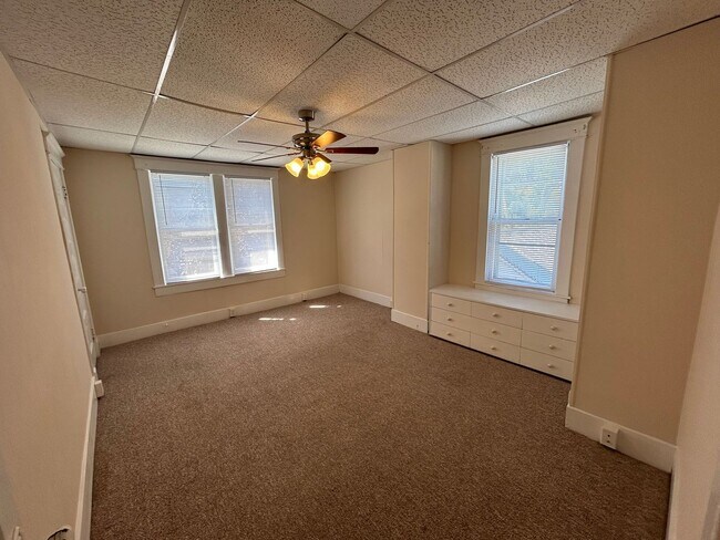 Building Photo - 929-931 Kentucky