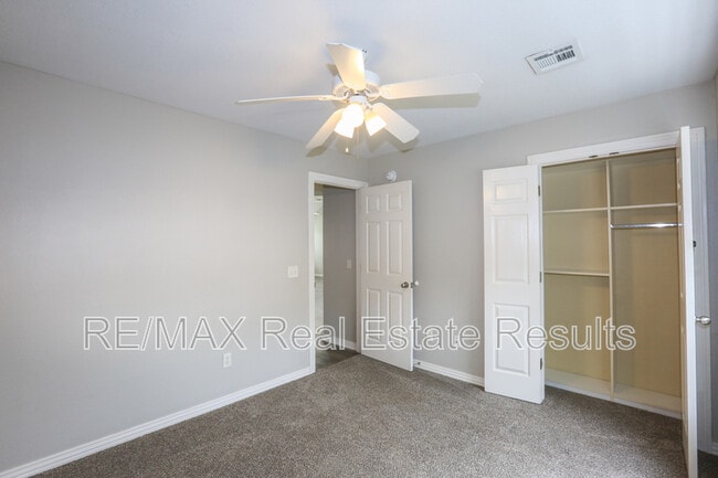 Building Photo - 3711 SW Hansom Loop