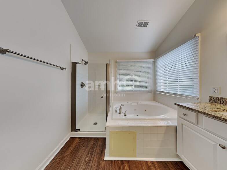 Building Photo - 2875 Gray Moss Dr