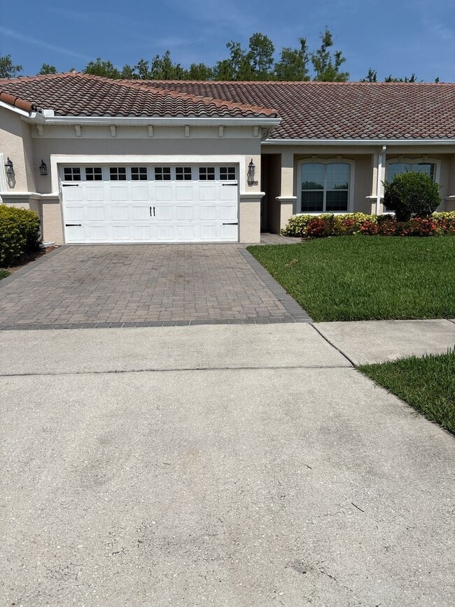 Building Photo - Cypress Reserve Townhome - Gated Community