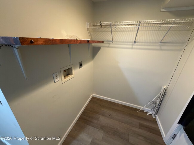 Building Photo - 1043 Main St