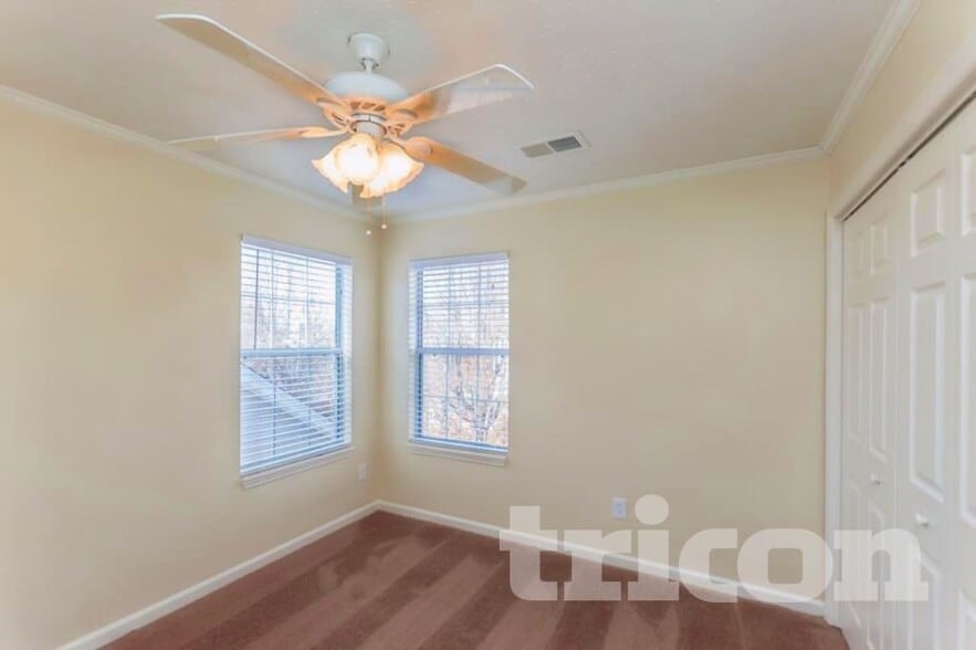 Building Photo - 7016 Penbrook Dr