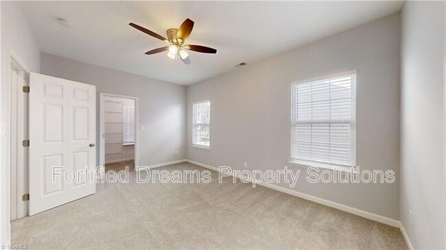 Building Photo - 3413 Littlefield Wy