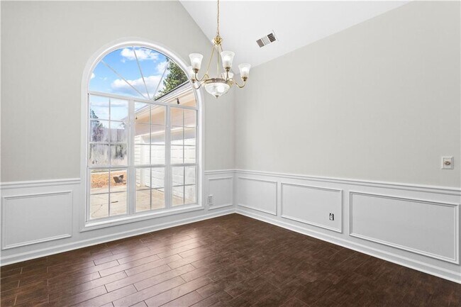 Building Photo - 965 Dogwood Park Dr