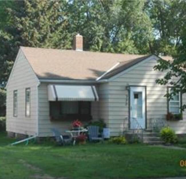 Building Photo - 333 Cleveland Ave E