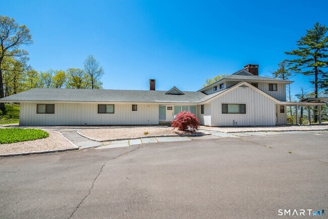 Building Photo - 43 Prattling Pond Rd