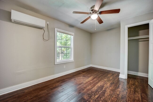 Building Photo - Freshly Updated 3 Bedroom Home