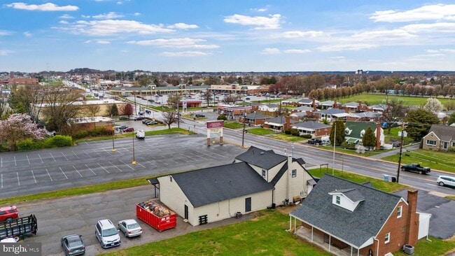 Building Photo - 7917 Wise Ave