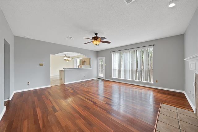 Building Photo - 745 Woodridge Dr