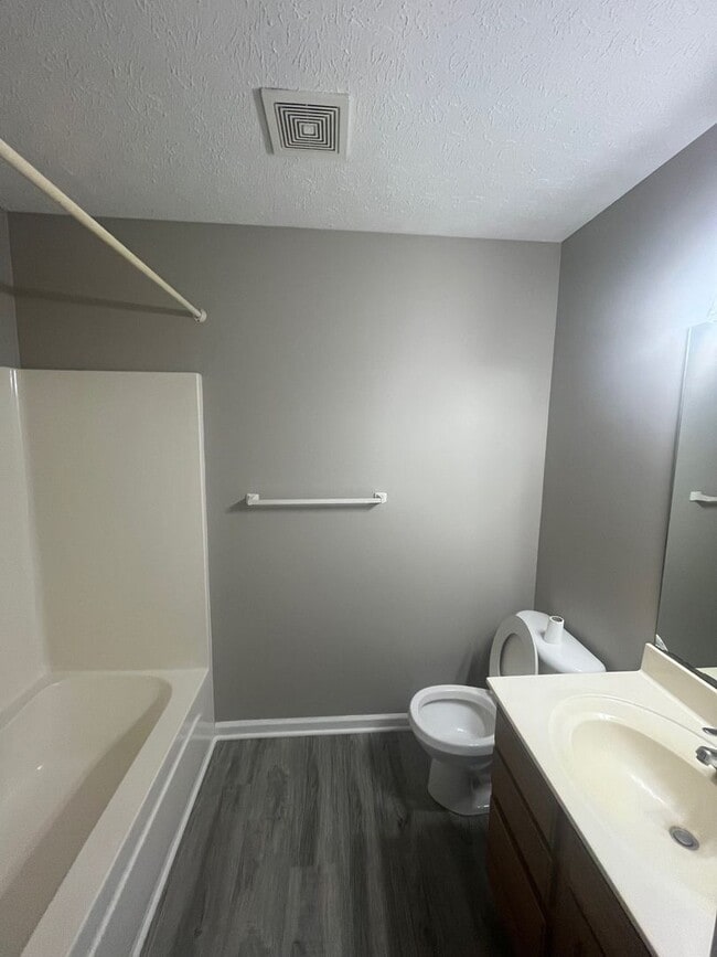 Building Photo - 116 Amy Ave