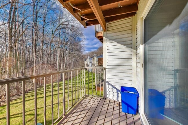 Building Photo - FRESH & READY -- Elegant 3 bedroom, 2.5 bath - 2 Level Condo!