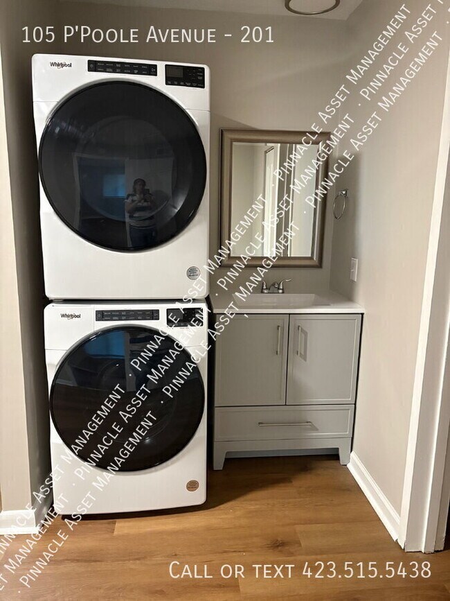 Building Photo - 105 P'Poole Ave