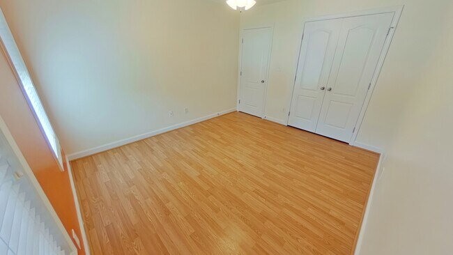 Building Photo - 622 Thorncliff Dr