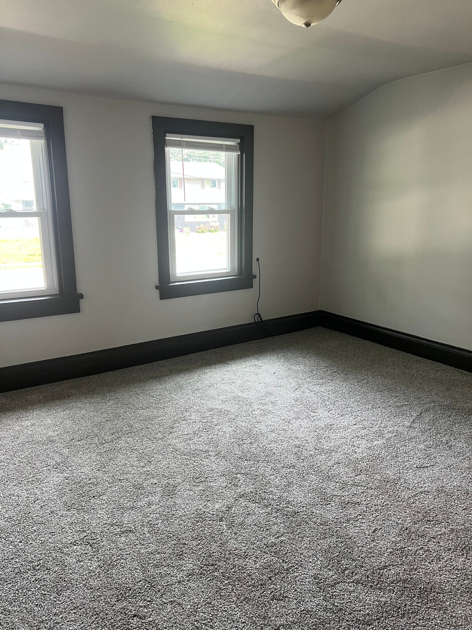 Building Photo - 703 Union St