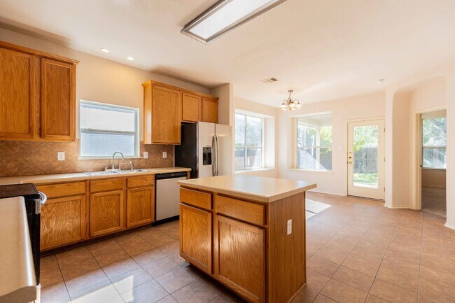 Building Photo - 509 Foxford Run Dr
