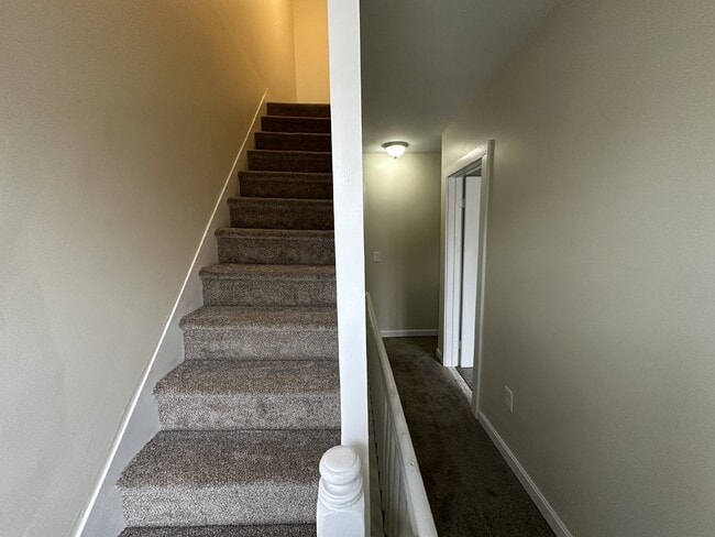 Building Photo - Recently Updated 3BR Townhouse | 2 Parking Spots | Prime Dover Location | $2,300/mo
