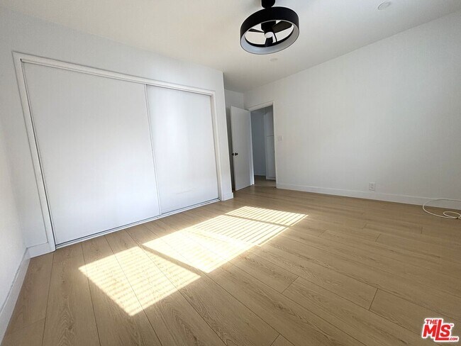 Building Photo - 132 Normandie Ave