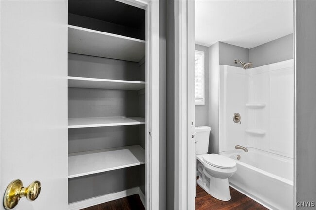 Building Photo - 941 Jamesville Ave