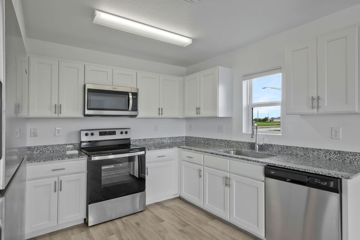 Building Photo - 2426 Santa Barbara Blvd N