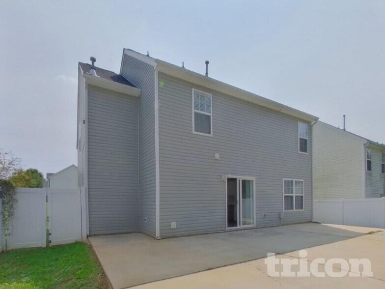 Building Photo - 1506 Kindred Cir NW