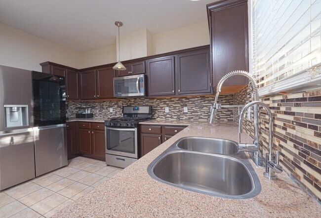 Building Photo - 8050 Montague Manor Ln