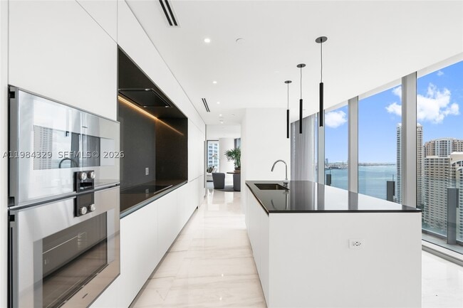 Building Photo - 300 Biscayne Blvd