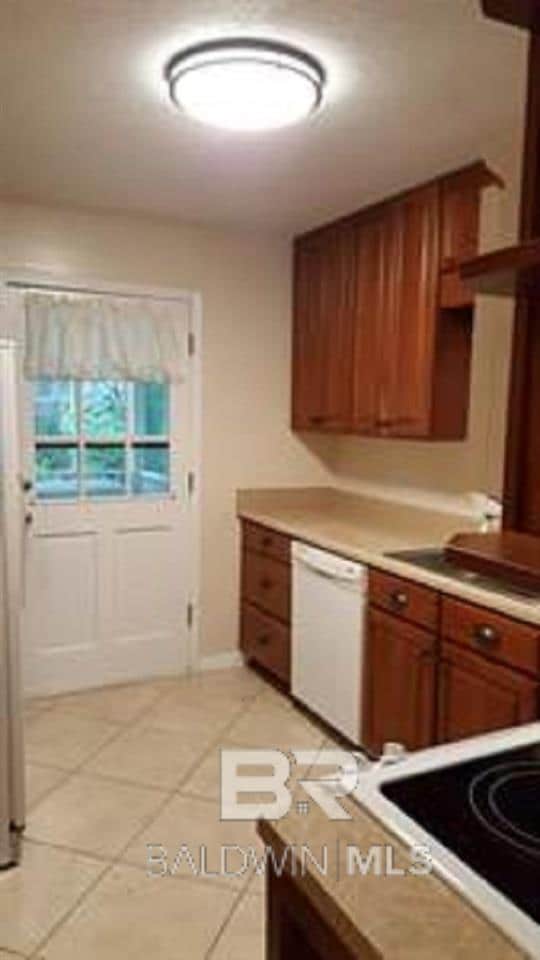 Building Photo - 100 Lynwood Cir