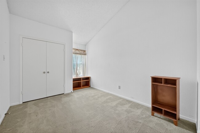 Building Photo - 2818 Crest Park Dr