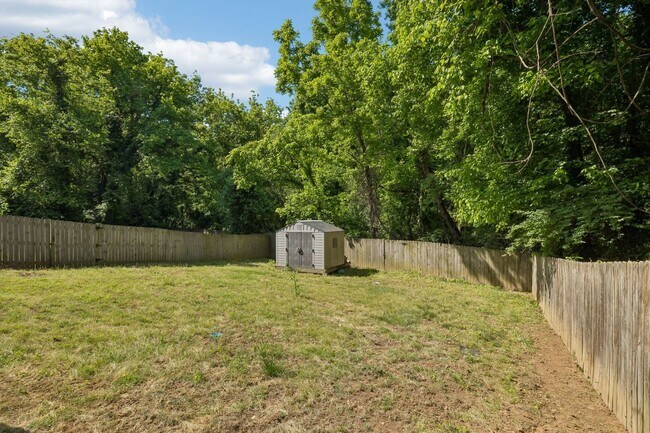 Building Photo - Secret Oasis in East Nashville - FOR LEASE