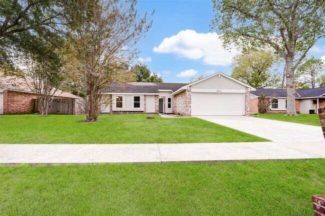 Building Photo - 1823 Grand Park Dr