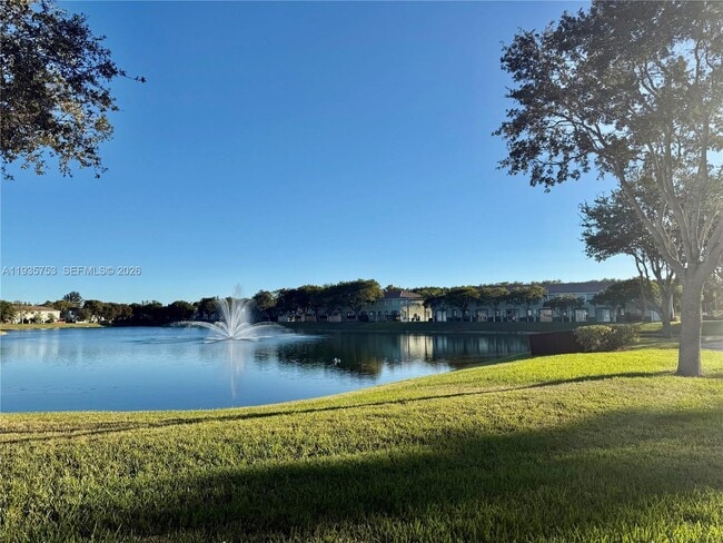 Building Photo - 1692 SE 29th Ct