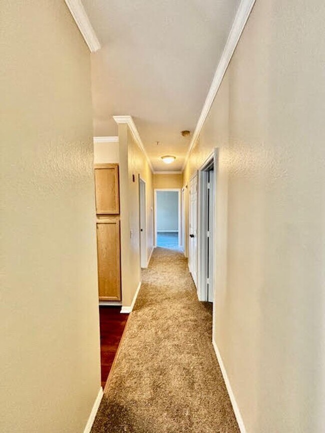 Building Photo - “3/2 Condo w/ GARAGE in Gate Parkway Area
