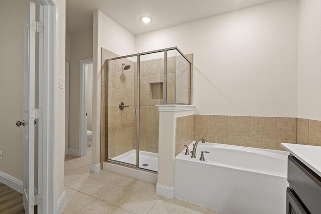 Building Photo - 7822 Cottonwood Dr