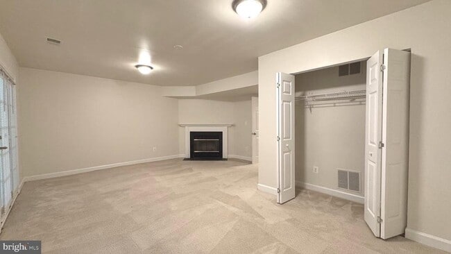 Building Photo - 43434 Postrail Square