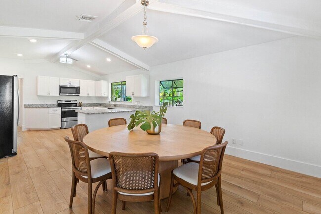 Building Photo - 13471 Barberry Dr
