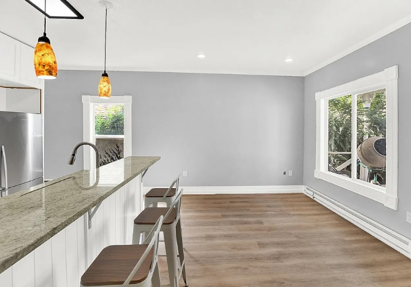 Building Photo - 523 Windsor St