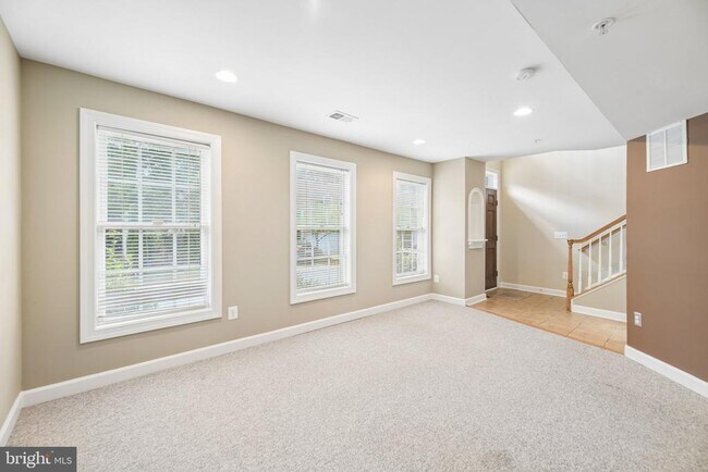 Building Photo - 7979 Vigne Ct