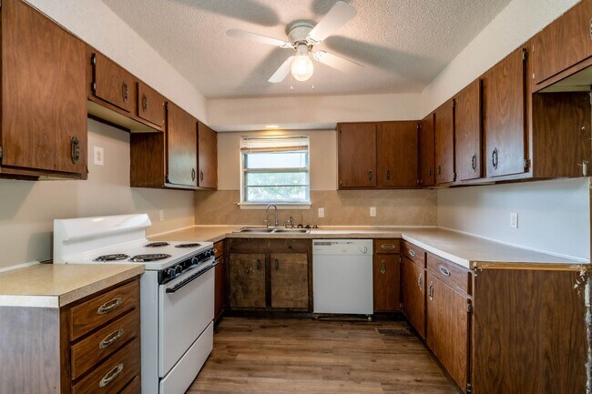Building Photo - S Darlington Duplex