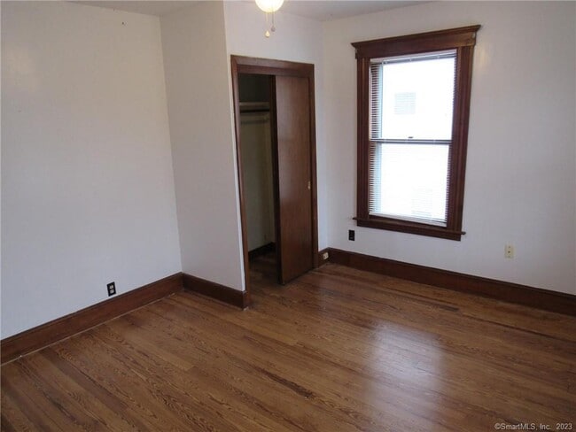 Building Photo - 292 Brightwood Ave