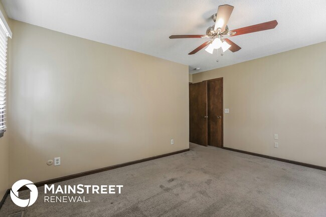 Building Photo - 4952 Halsey St