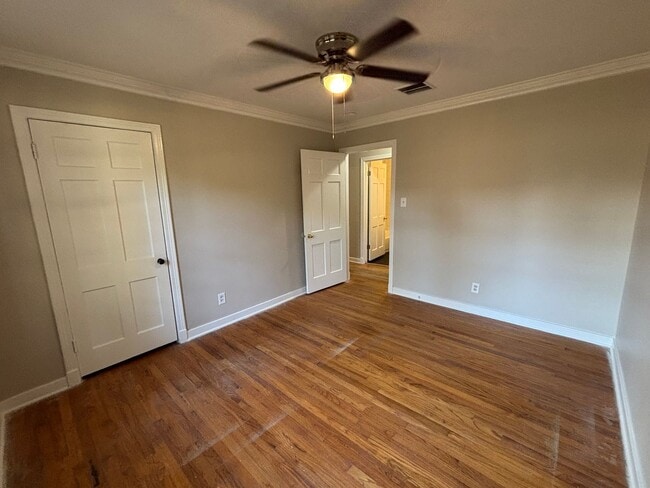 Building Photo - Charming Broadmoor Home