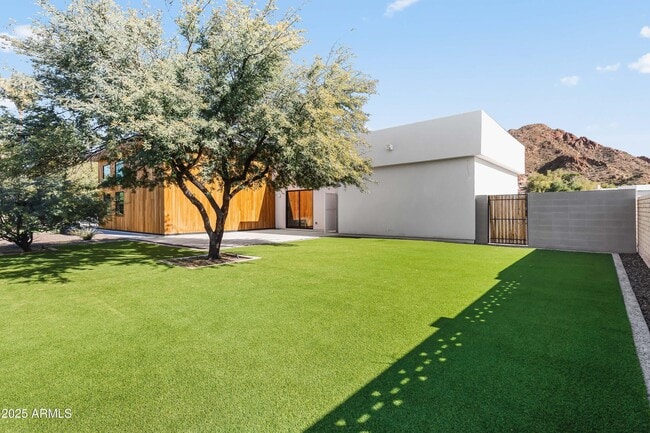 Building Photo - 5156 N 45th Pl